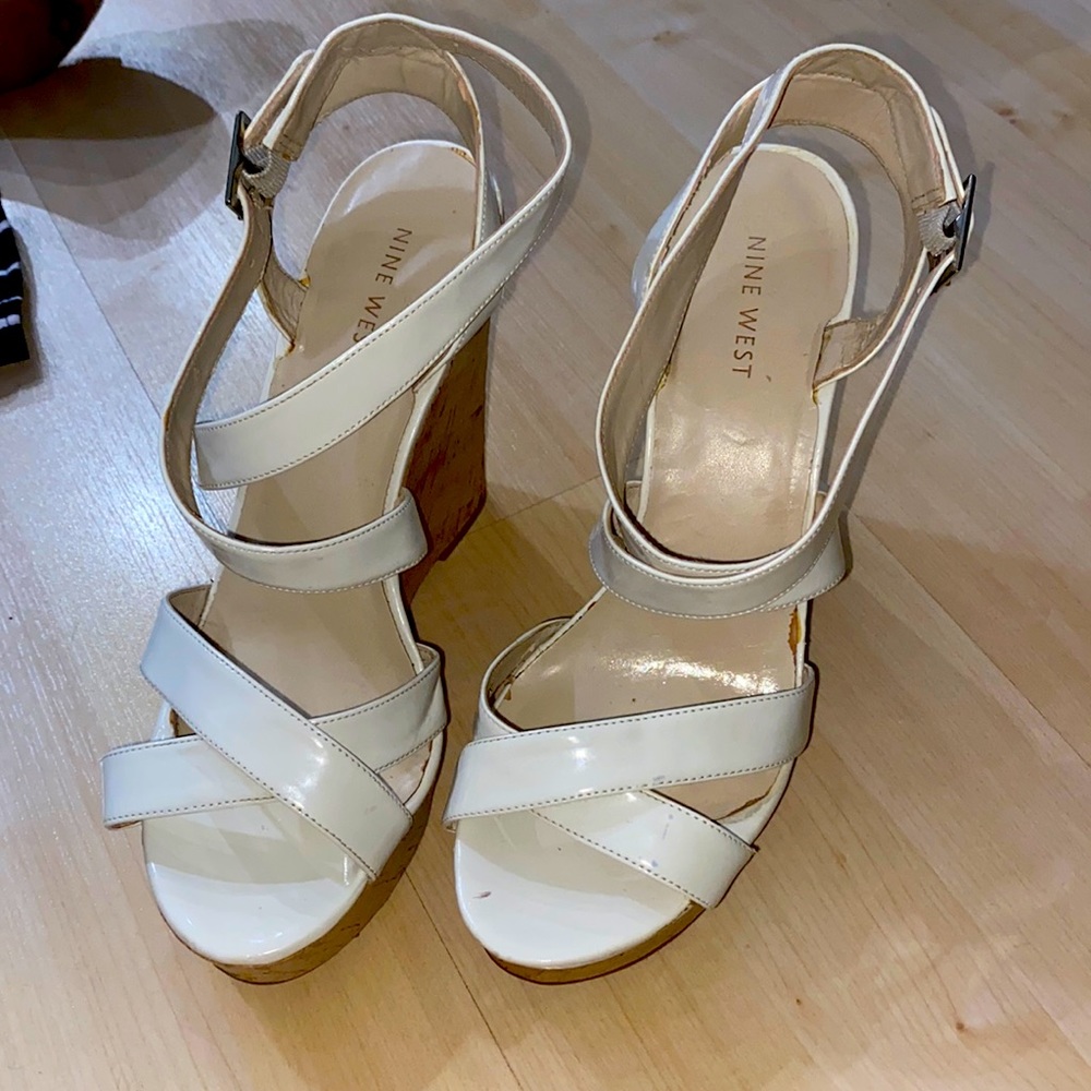 Nine West white wedges